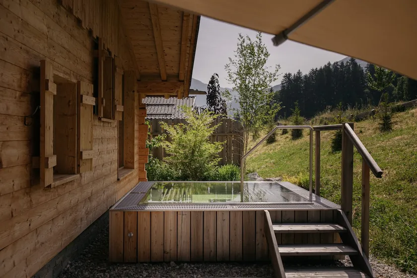 luxury chalet with private jacuzzi and sauna - Image 1
