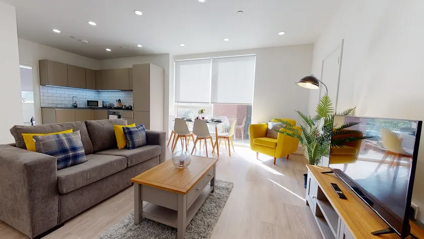 Luxury Stevenage Town Centre Apartment - Image 1
