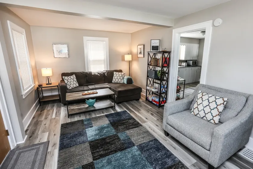 Cottage at Orchard Park Village - Image 1