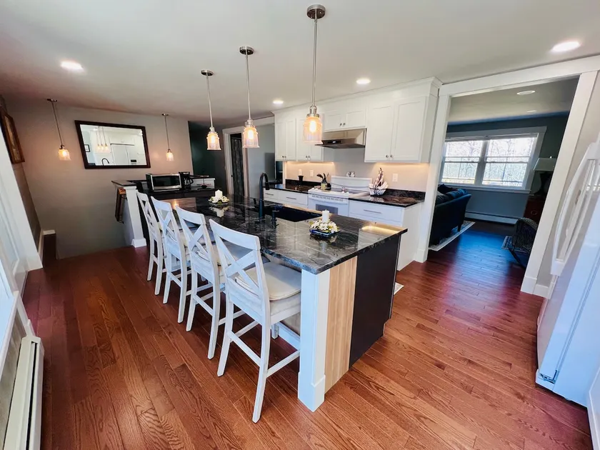 cozy 3 bedroom ranch with deck and screen porch - Image 1