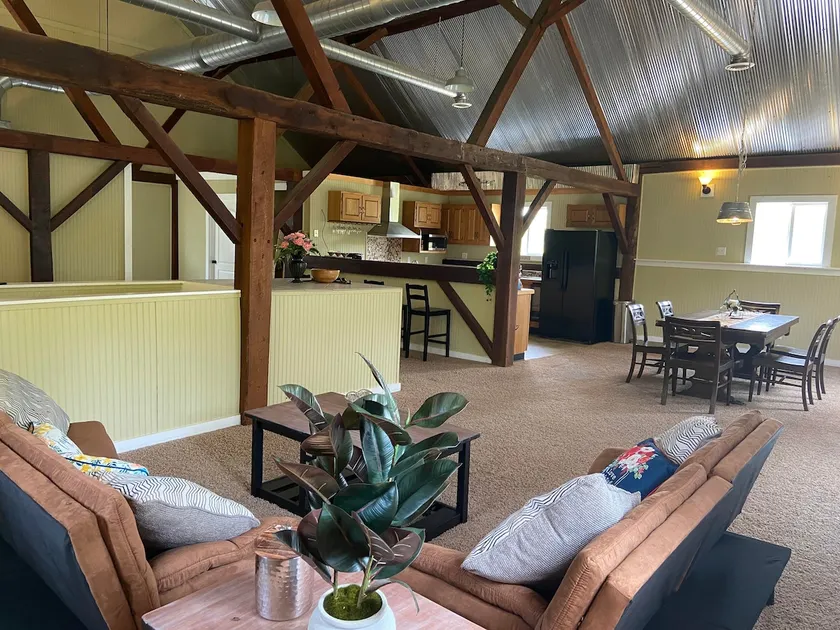 Rustic Converted Barn 1- Bedroom open floor plan - Image 1