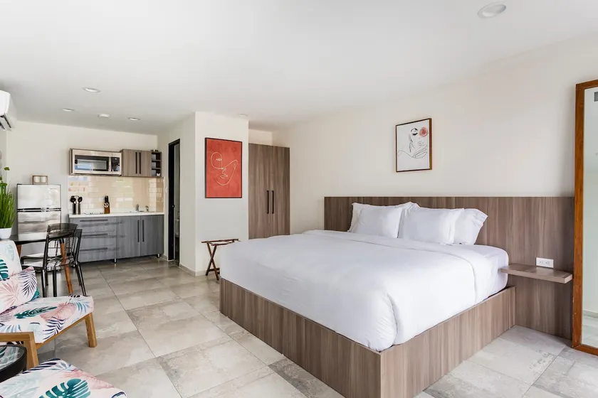 Rooftop Pool w/Lounge Area-2BE2BA Sleeps 4 #A8 - Image 1