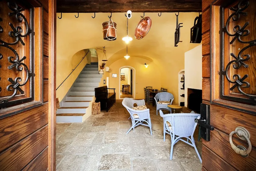 Eat sleep and wander Bosa historic central house - Image 1