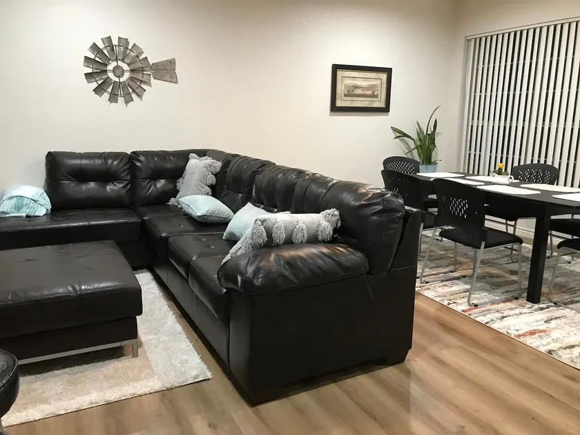 Newly renovated 3 bed 2 bath - Image 1