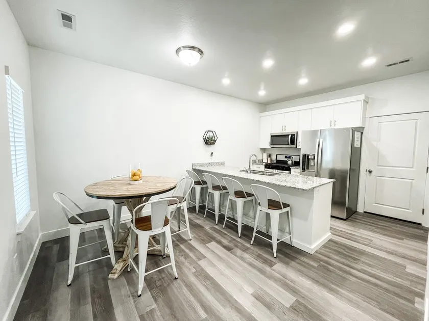 NEW Townhome - Pet Friendly - 3 BD - 30 Minutes from Adventure - Image 1