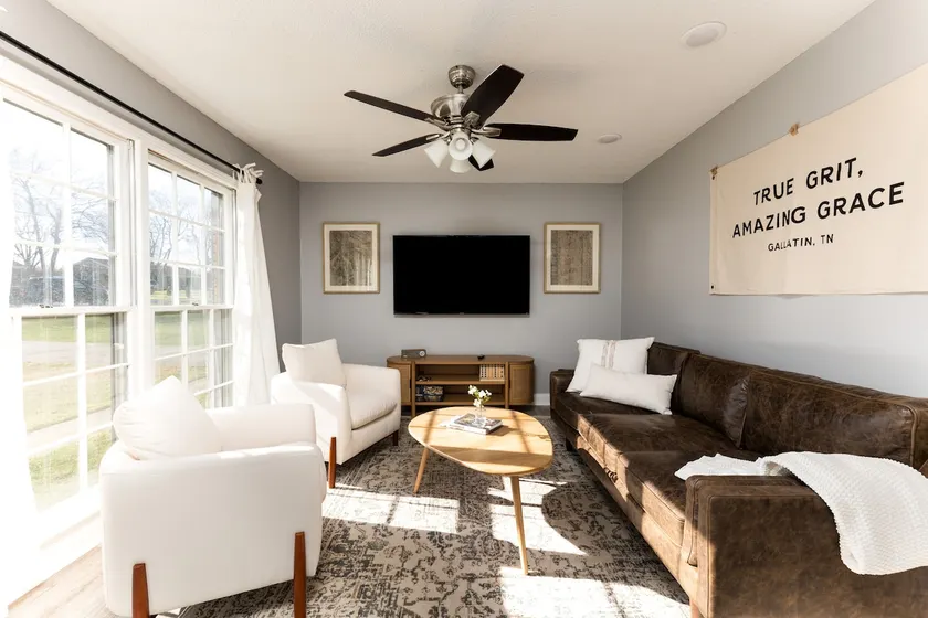 Creekside Getaway - Close to DT & Lake - Image 1