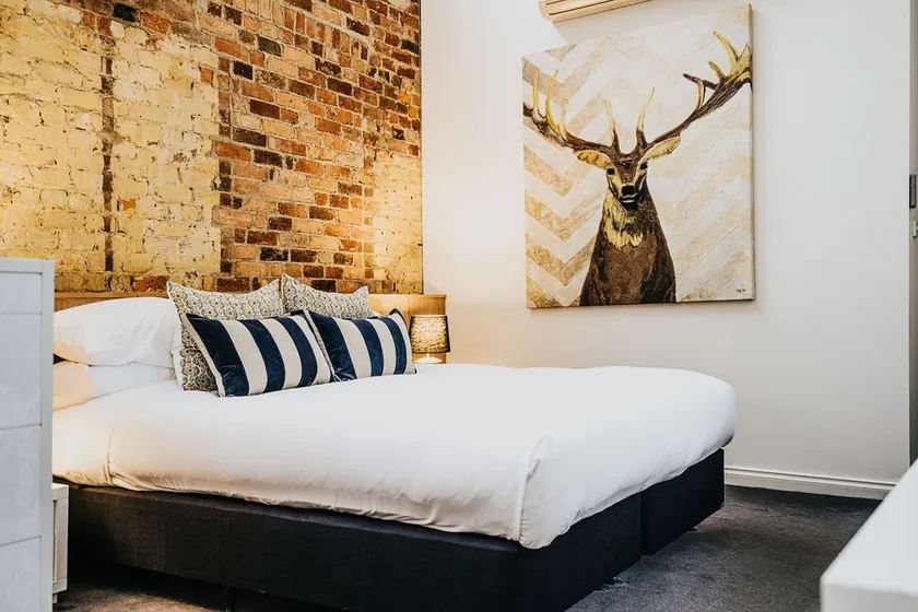 A1 - Argyle King Spa Apartment - Image 1