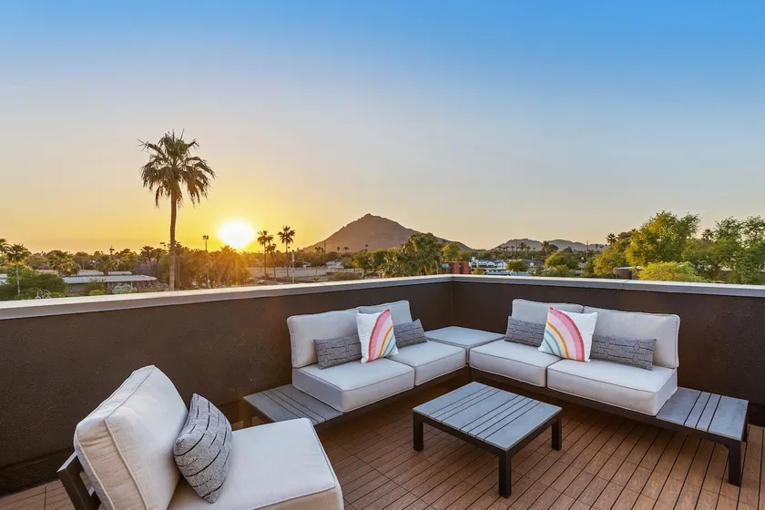 RockStar Townhome w/Roof Deck Resort Pool Access - Image 1