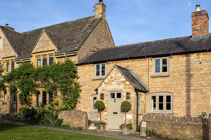 A picturesque cottage in the heart of Kingham - Image 1