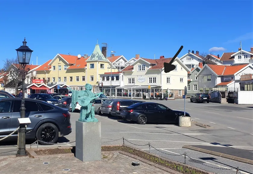 Great location, right in the middle of Grebbestad! - Image 1