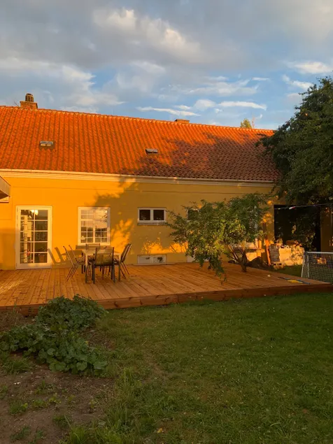 Nice house in rural surroundings with private garden. - Image 1