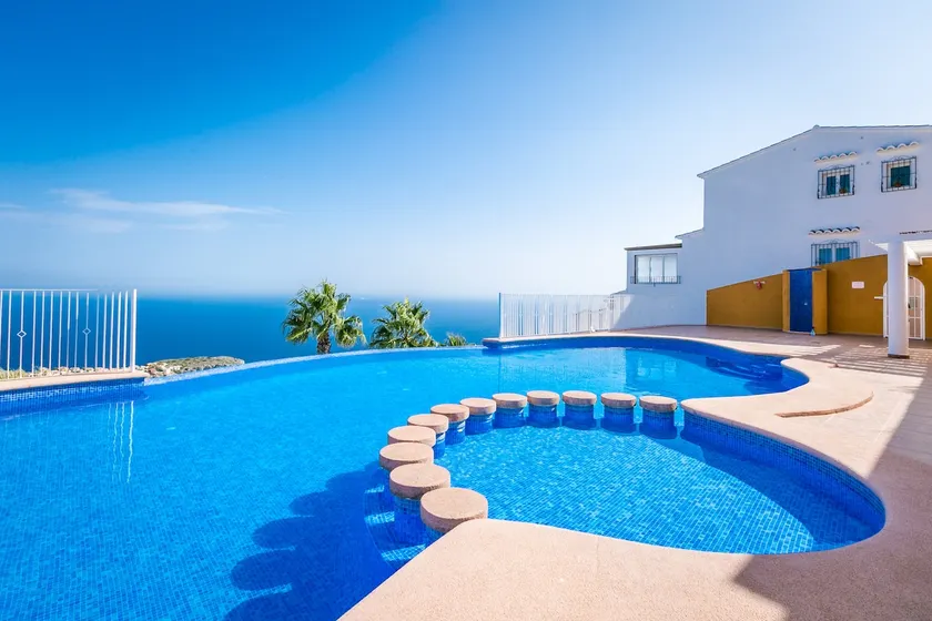 Traumhafte Ferienwohnung mit atemberaubendem Meerblick (WLAN, 2 Infinity Pools) - Image 1