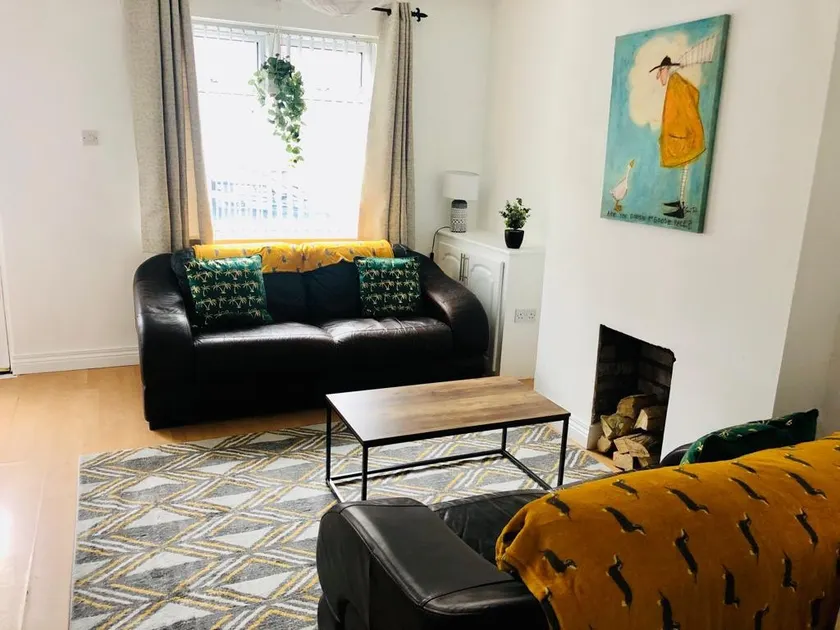 Cosy House, Lisburn Road - Image 1