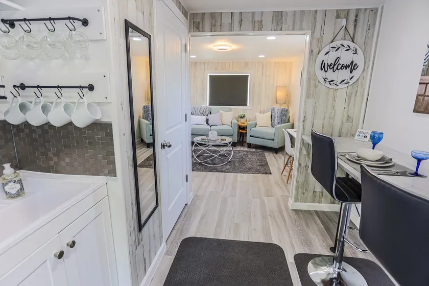 Adorable Cottage, King Size Bed, Clean and Cozy - Image 1