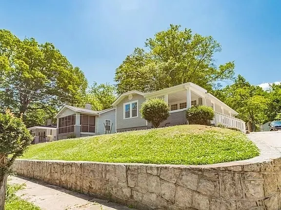 Sweet Sylvan Hills 3/2 - Ten Minutes to Airport - Image 1