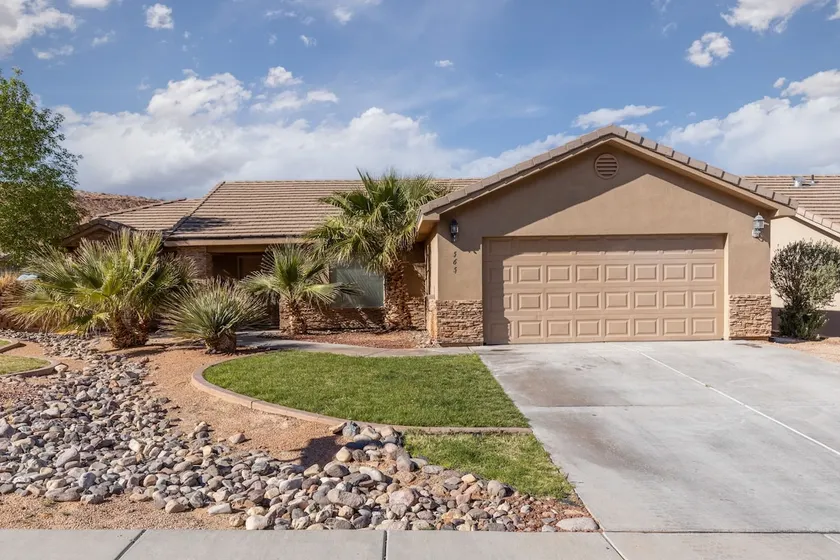 Beautiful home near casinos, golfing, & SxS riding - Image 1