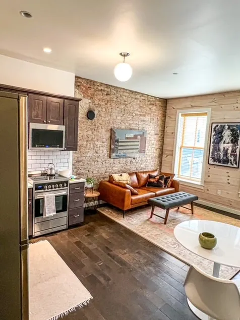 Hip Warren Street Apartment - Image 1