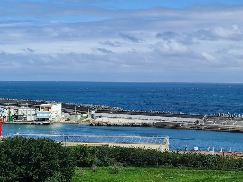 Hualien Harbor, listen to the sea, watch the mountains, watch the clouds, and enjoy the waves in the holiday home - Image 1