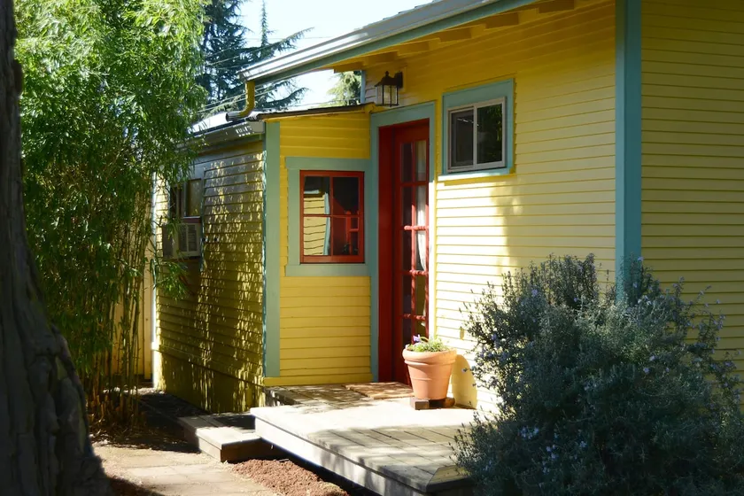 Cedars Cottage on 5th Ave, Close to Downtown - Image 1