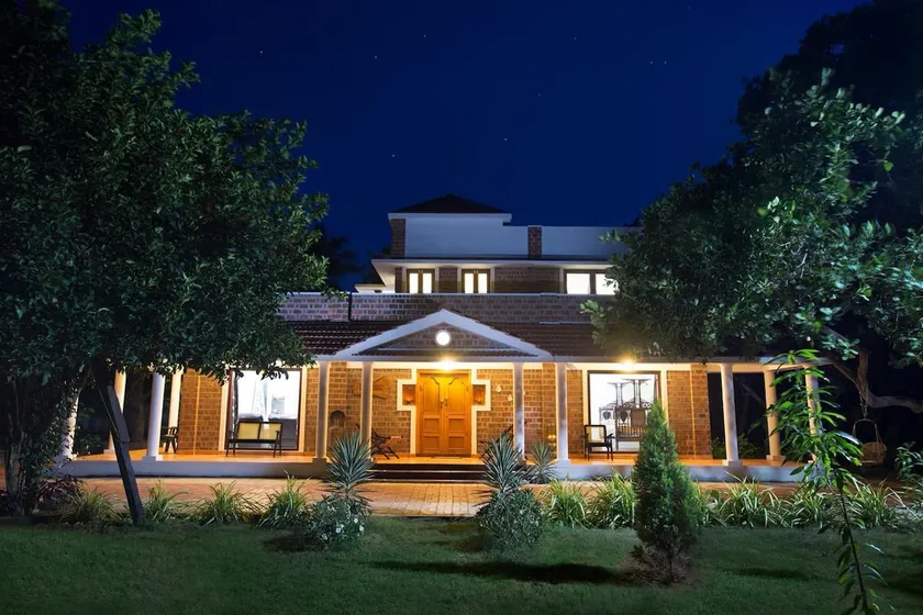 5 bedroom villa with Pool Near Pondicherry Beach - Image 1