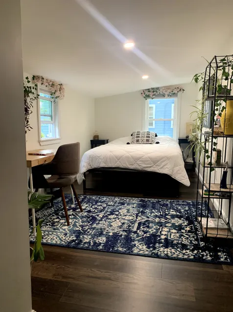 Cozy , pet friendly, quiet one bedroom studio - Image 1