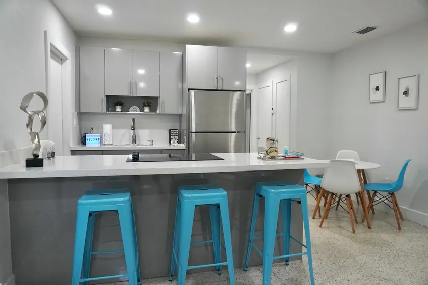 Beautiful, freshly renovated 1 bedroom home - Image 1