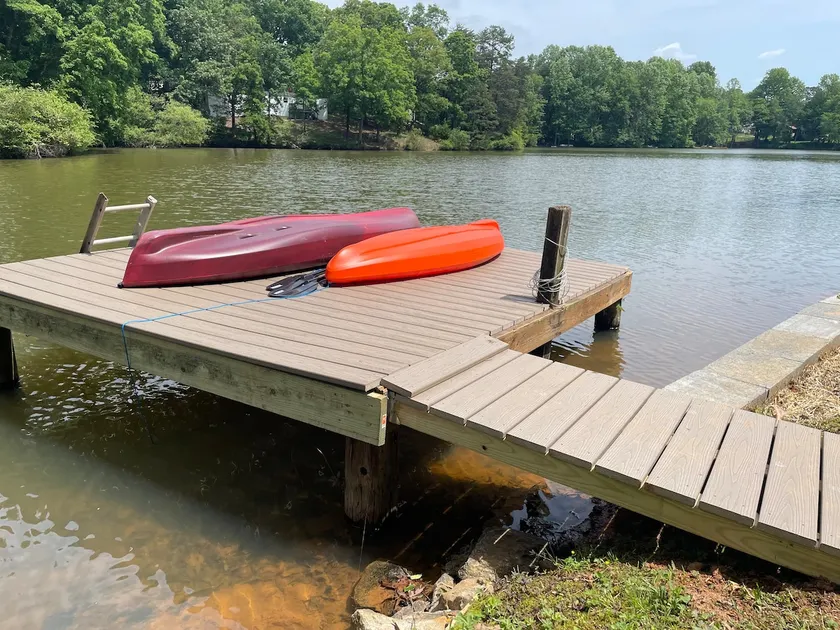 Beautiful Lake Retreat with a Bar & Game-room - Image 1
