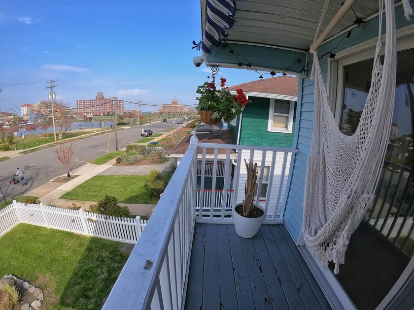 Peewees Beach House - 2 bedroom, 1 Bathroom - Image 1