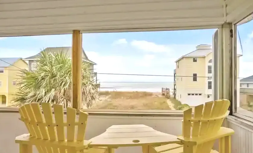 Fantastic Ocean Edge Beach House - Image 1
