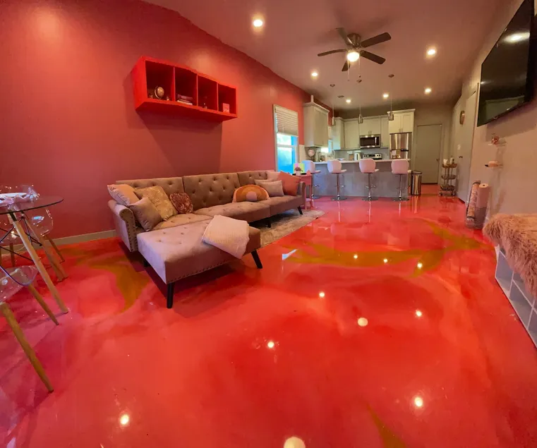 Cheerful 4 Bedroom Home 8 min From IAH airport - Image 1