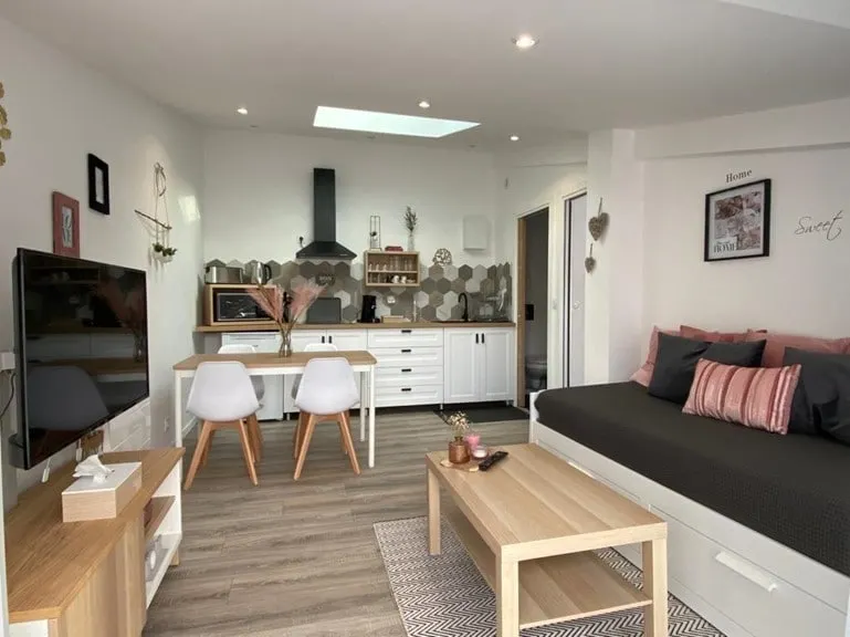 Elegant apartment less than 12 minutes from Disney - Image 1