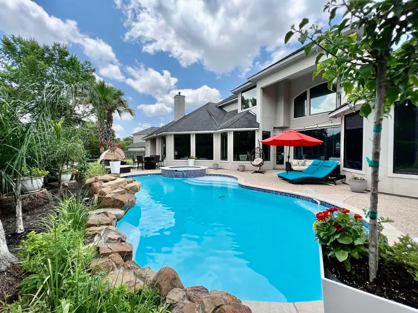 Tropical Private Villa with Pool, Modern decor. - Image 1