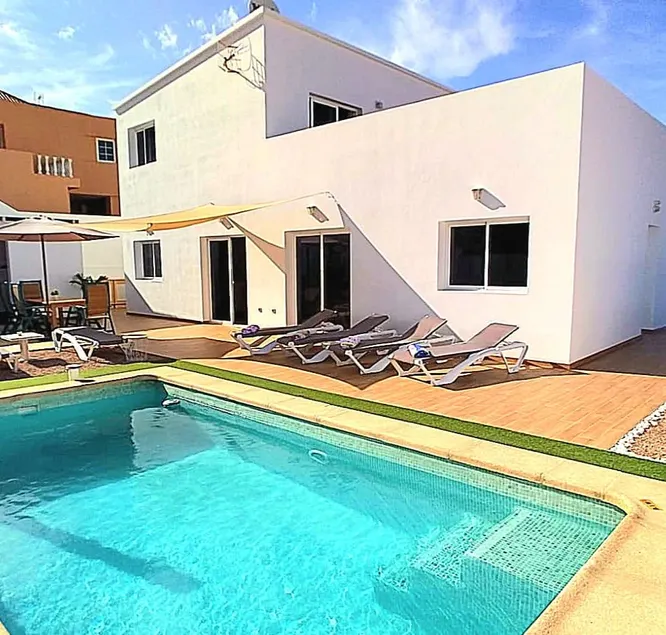 Villa Calma Climatized pool Private Jacuzzi Spa in Tarajalejo - Image 1