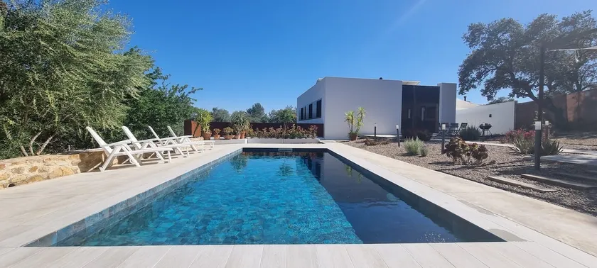 100% Independent Chalet. Heated pool - Image 1