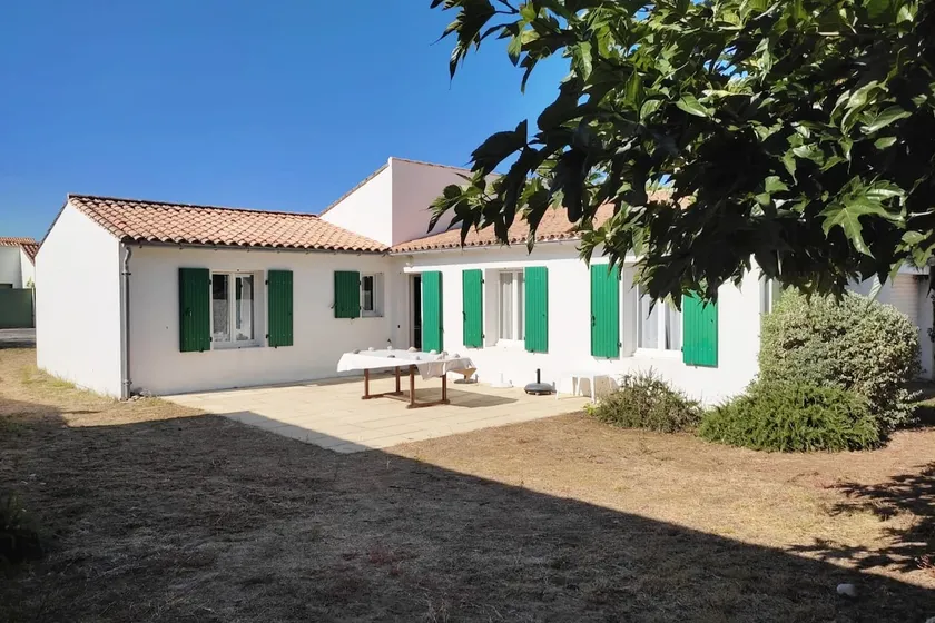 Family villa ”Les Grenettes” beach access - Image 1