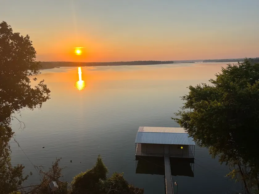 Wolf Point Lake House-Amazing View w Private Dock - Image 1