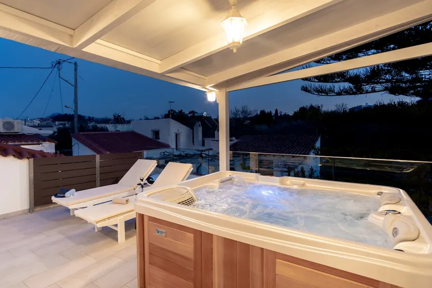 Cozy Secret Home with Jetted Tub - Image 1