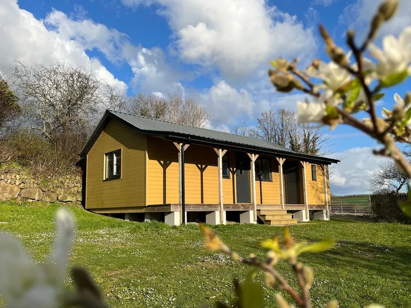Newly built luxury cabin - Image 1