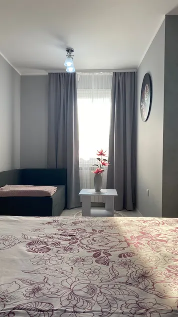 Flora Apartment - Image 1