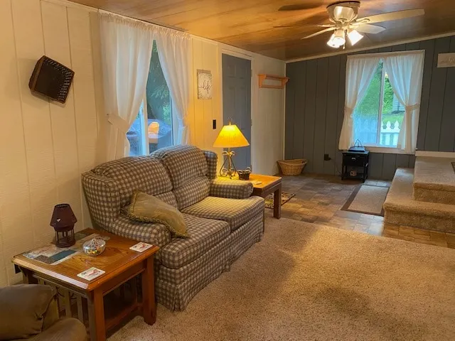Delightful 2-bedroom vacation home with pool - Image 1