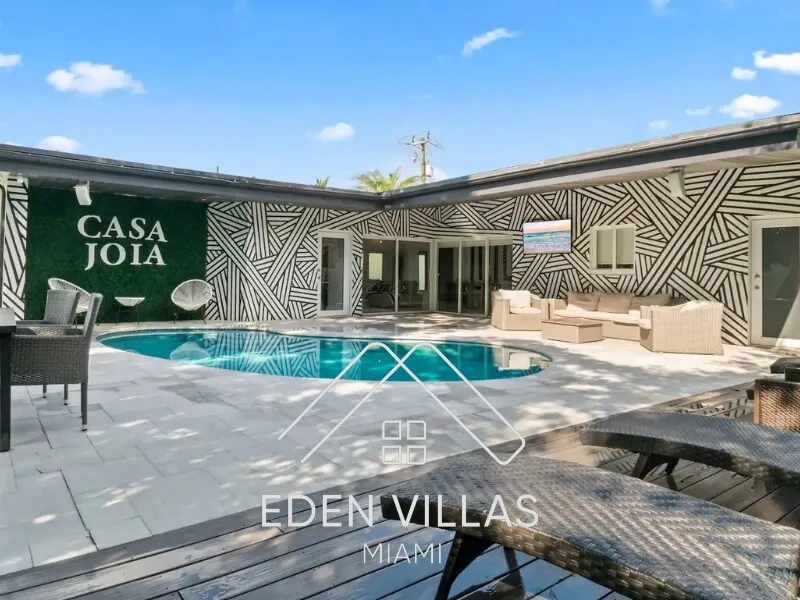 Casa Joia | Heated Pool | 15m Beach | 5m to shul - Image 1