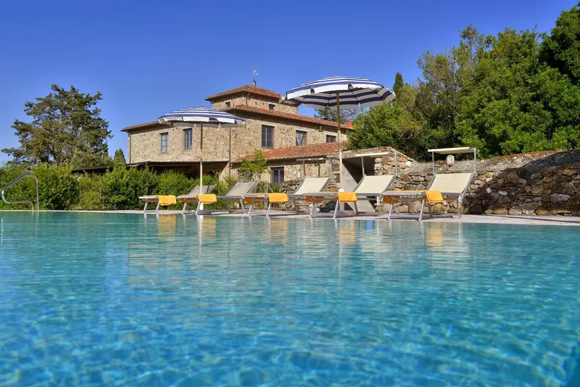 Large villa with heated pool, A/C, Wi-Fi, BBQ, al fresco dining, sleep 22 - Image 1