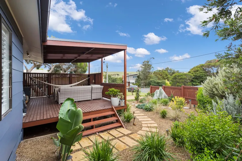 Stylish Zen Bungalow w/ Firepit + Walk to Beach! - Image 1