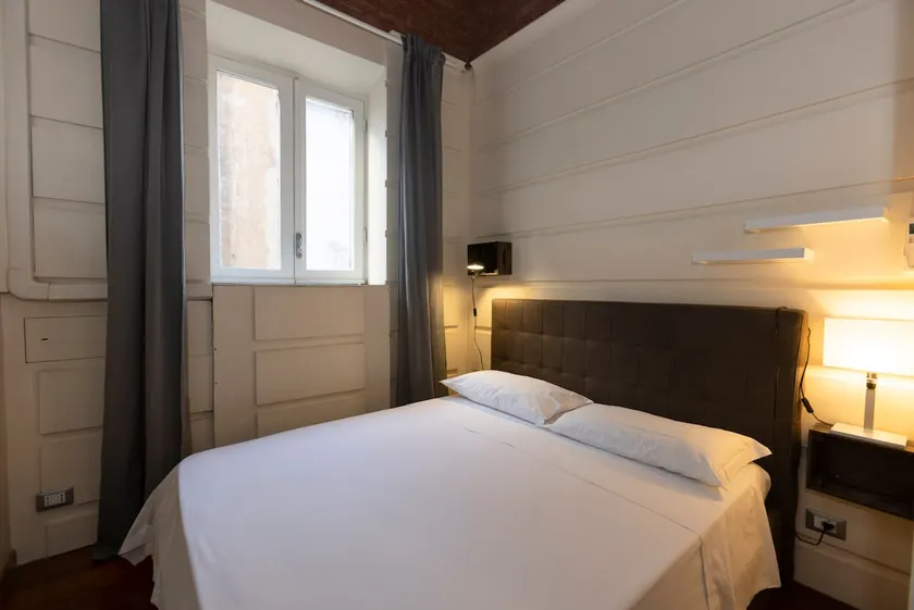 Venezia Square Apartment - Image 1