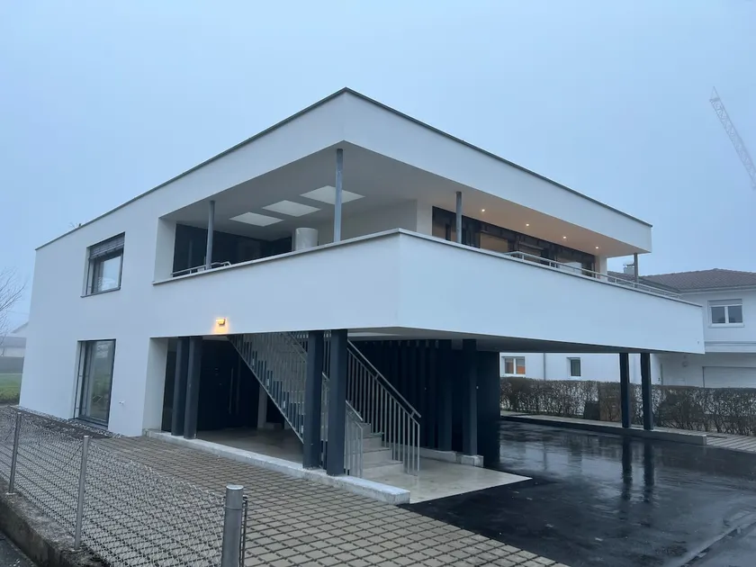 New building, upper floor, 95 m² stylish 4-room apartment - Image 1
