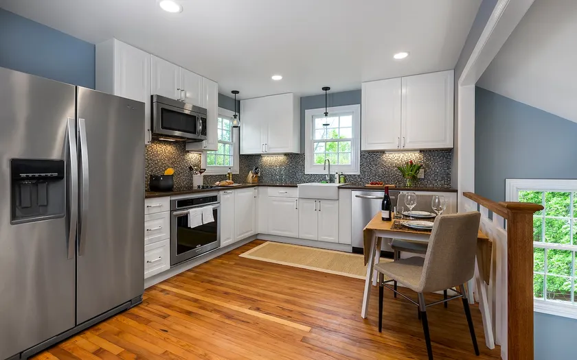 Central Austin Craftsman in Historic Neighborhood - Image 1