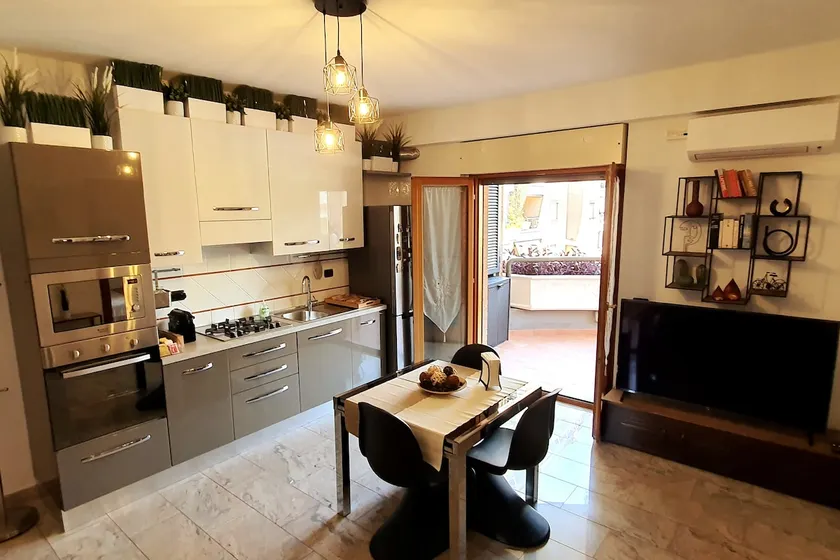 Home-like Apartment - Image 1