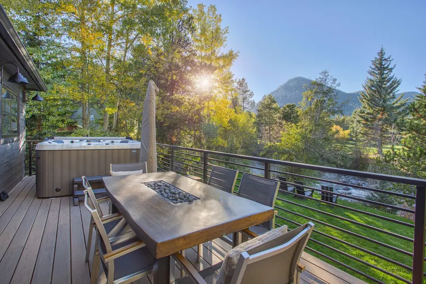 Dreamy home on river, mountain views, steps from town. - Image 1
