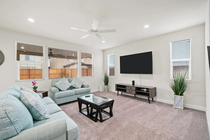Spacious Elk Grove 4BR | Family & Group Stay - Image 1