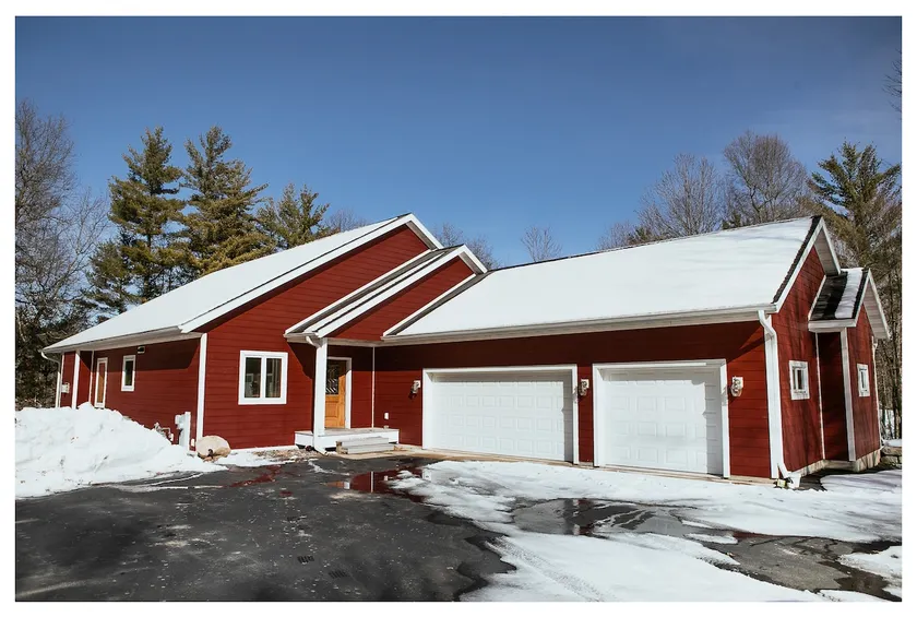 Serene Lakeview 3 bedroom Cottage with a sunroom! - Image 1